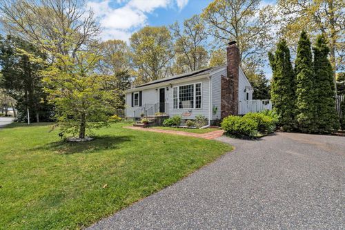 104 Highland St, Mashpee, MA, 02649-4346 | Card Image