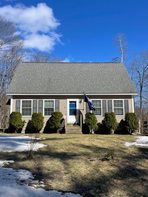 10 Hemlock St, Hillsborough, NH, 03244-5028 | Card Image