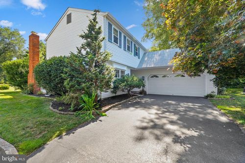 5 Westwood Ct, Medford, NJ, 08055-9327 | Card Image