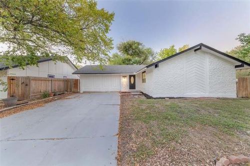 5535 Pine Pl, Austin, TX, 78744-3653 | Card Image