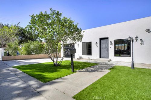 10823 Parr Ave, Sunland, CA, 91040-2439 | Card Image