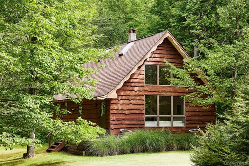 211 County Road 94, Hankins, NY, 12741-5237 | Card Image