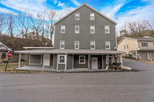 2269 Pennsylvania Ave, Bangor, PA, 18013-4162 | Card Image
