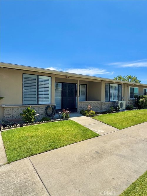 m12-10h-1681 Tam O Shanter Road, Seal Beach, CA, 90740 | Card Image