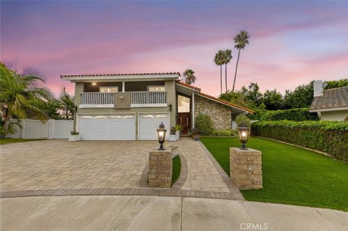 17850 Winterberry St, Fountain Valley, CA, 92708-4455 | Card Image