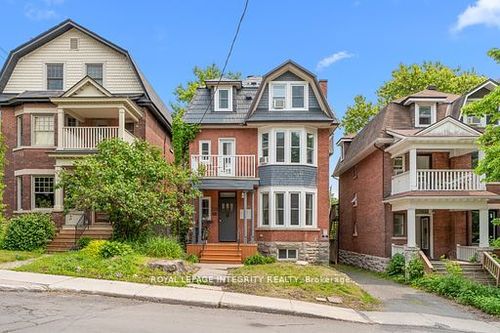 339 Chapel St, Ottawa, ON, K1N7Z5 | Card Image