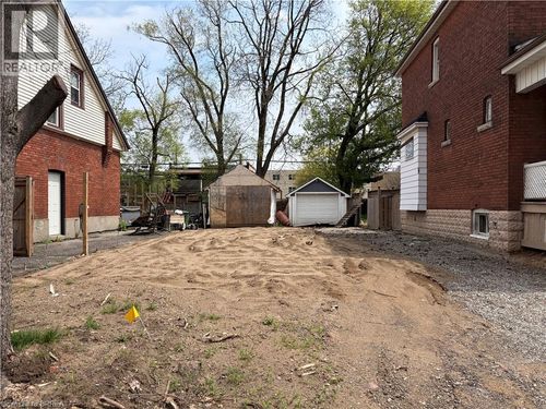 18 Tuxedo Ave N, Hamilton, ON, L8H4P5 | Card Image