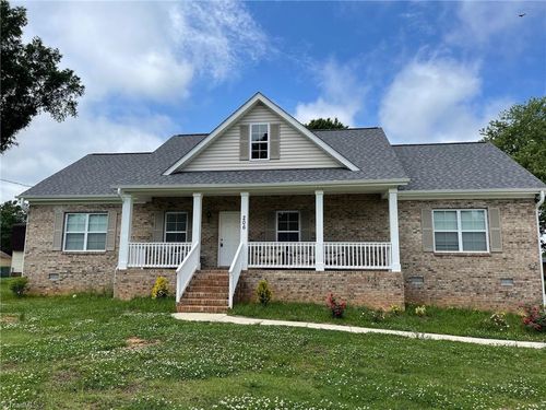 206 Hassellwood Dr, Jamestown, NC, 27282-9319 | Card Image