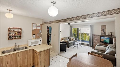 106-695 Castle Crag Cres, Courtenay, BC, V9J1L0 | Card Image