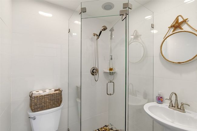 926 Pebble Ln, House other with 3 bedrooms, 2 bathrooms and null parking in Indian River Shores FL | Image 28