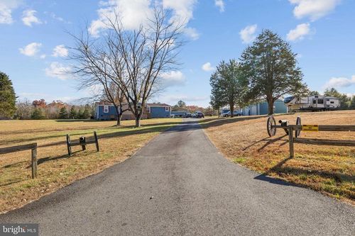 10237 Hook Rd, RAPIDAN, VA, 22733-8915 | Card Image