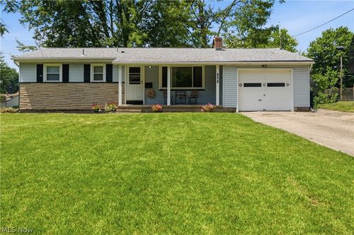 1782 Nova Ln, Youngstown, OH, 44514-1335 | Card Image