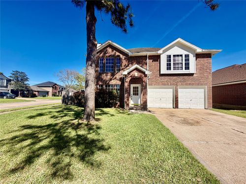16907 Dusty Mill Dr W, Sugar Land, TX, 77498-4830 | Card Image