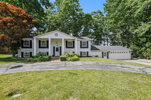 2946 Windsor Dr, Saint Joseph, MI, 49085-9484 | Card Image