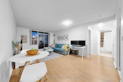 216-2100 John St, Thornhill, ON, L3T7S6 | Card Image