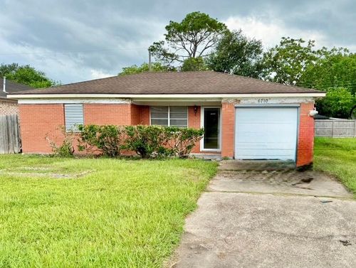 6710 Fairwood Rd, Hitchcock, TX, 77563-2011 | Card Image