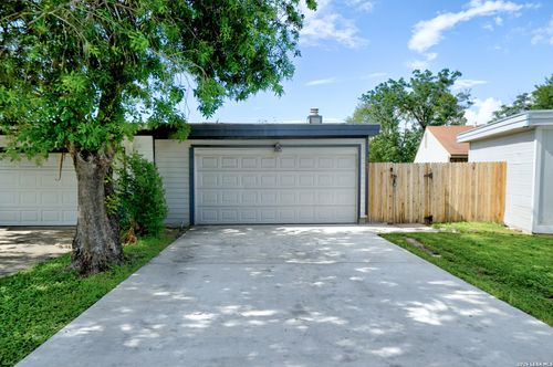 9507 Simplicity Dr, San Antonio, TX, 78245-1547 | Card Image