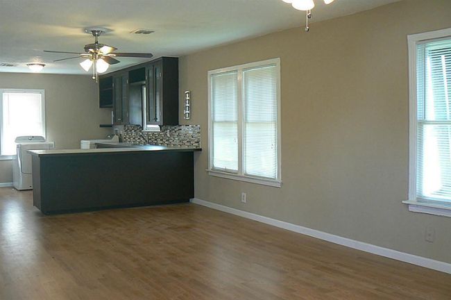 1110 E 27 Th St, House other with 5 bedrooms, 3 bathrooms and 2 parking in Houston TX | Image 21