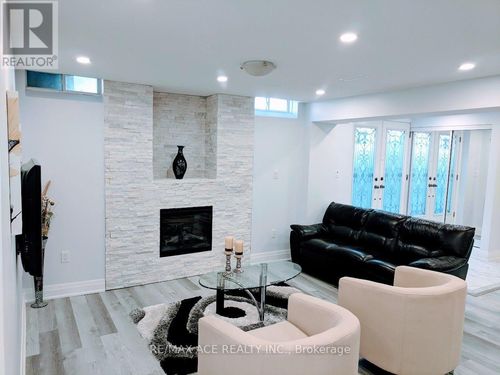 29 Frampton Road, Brampton (Northwest Brampton), ON, L7A4E1 | Card Image