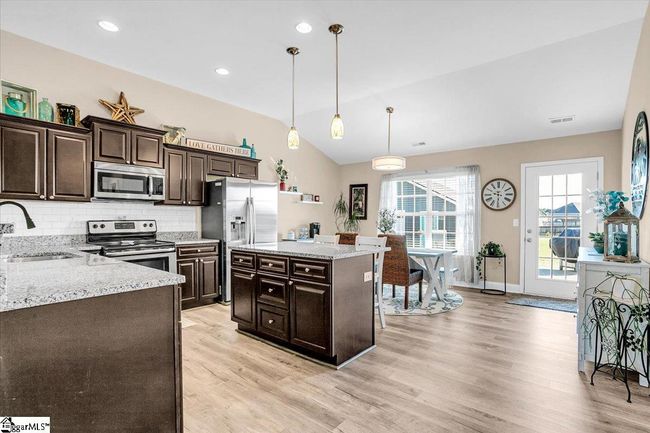 407 Braeburn Fields Ct, House other with 3 bedrooms, 2 bathrooms and 4 parking in Inman SC | Image 9