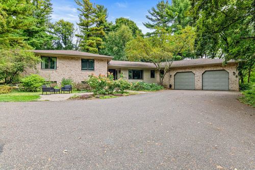 4015 E Valley Rd, Wayzata, MN, 55391-3667 | Card Image
