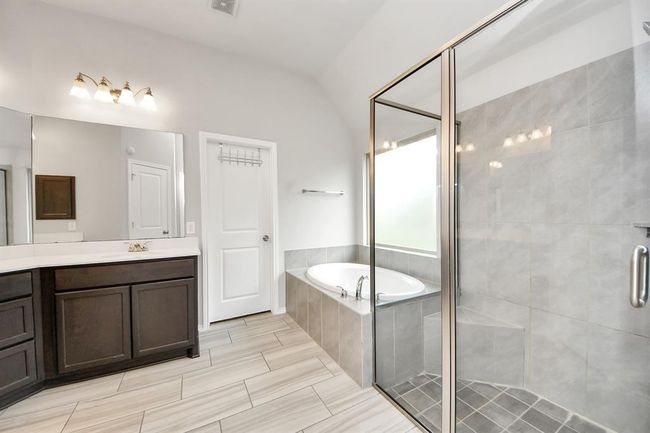 13208 Sage Meadow Ln, House other with 3 bedrooms, 2 bathrooms and 2 parking in Pearland TX | Image 19