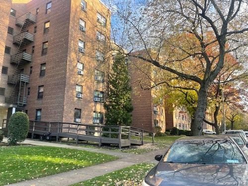 apt-1c-73 210th St, Oakland Gardens, NY, 11364-2805 | Card Image