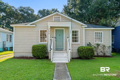 205 Pinehill Dr, Mobile, AL, 36606-1816 | Card Image