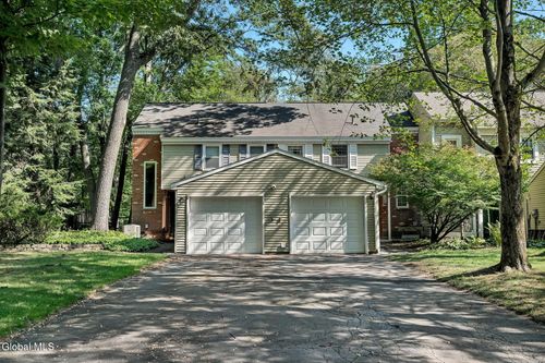28 Willard Dr, Clifton Park, NY, 12065-6731 | Card Image