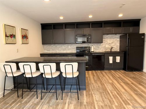 206-675 Randolph St, Northville, MI, 48167-1443 | Card Image