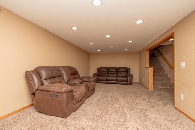 230 N Black Eagle Dr, House other with 5 bedrooms, 3 bathrooms and null parking in Mankato MN | Image 18