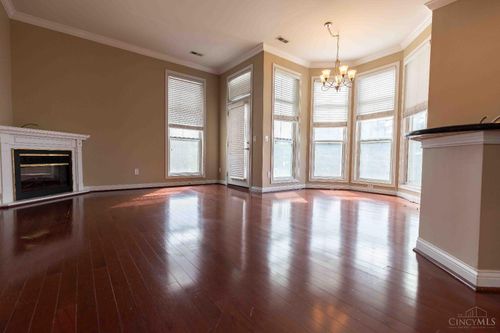 252 Stetson St, Cincinnati, OH, 45219-7300 | Card Image