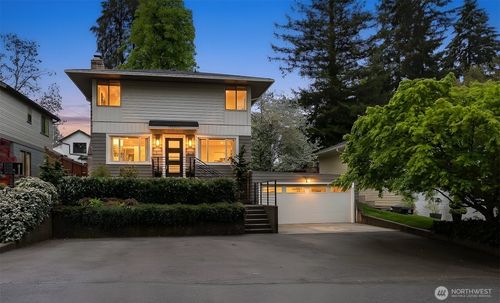12328 38th Ave Ne, Seattle, WA, 98125-5712 | Card Image