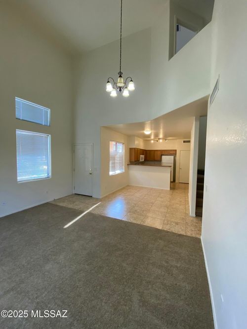 27-1250 E Weimer Ci Circle E, Tucson, AZ, 85719 | Card Image