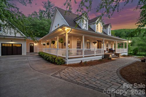 9 Whispering Meadows Dr, Fairview, NC, 28730-9108 | Card Image