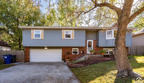 3507 W 10th St, Lawrence, KS, 66049-3226 | Card Image