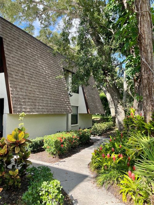 2-4570 Ringwood Mdw, SARASOTA, FL, 34235-7220 | Card Image