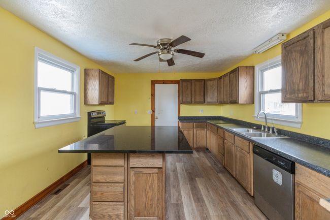 715 N Elm St, House other with 3 bedrooms, 2 bathrooms and null parking in Seymour IN | Image 9