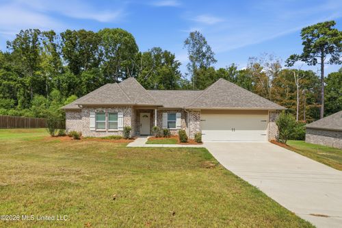 131 Michel St, Brandon, MS, 39042-3267 | Card Image