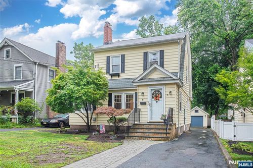 61 Newman Ave, Verona, NJ, 07044-2109 | Card Image