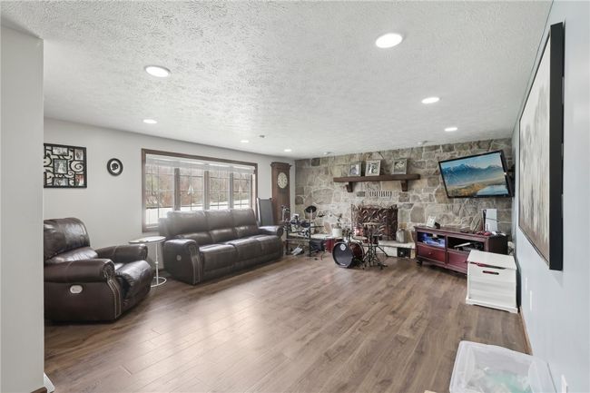 378 Mingo Church Rd, House other with 3 bedrooms, 3 bathrooms and 1 parking in Finleyville PA | Image 12
