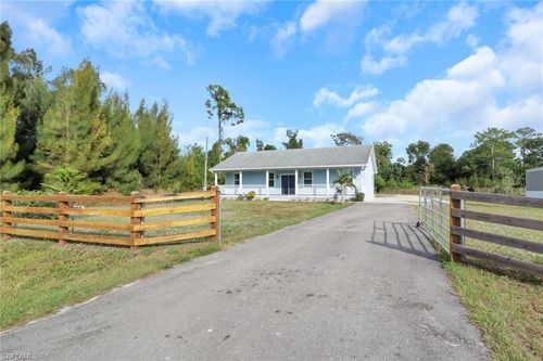 8117 Breeze Dr, NORTH FORT MYERS, FL, 33917-1711 | Card Image