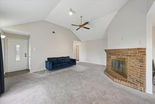 1633 Wheatfield Dr, Mesquite, TX, 75149-6845 | Card Image