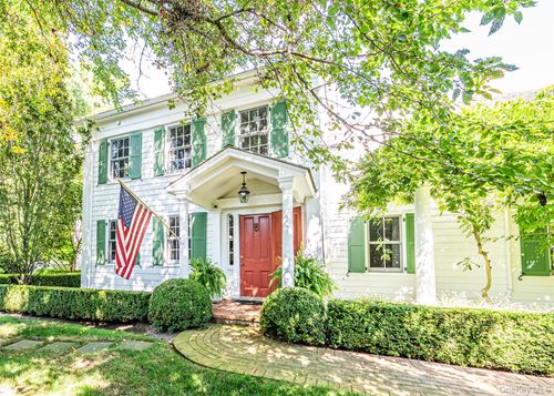 92 Country Rd, Remsenburg, NY, 11960-2029 | Card Image