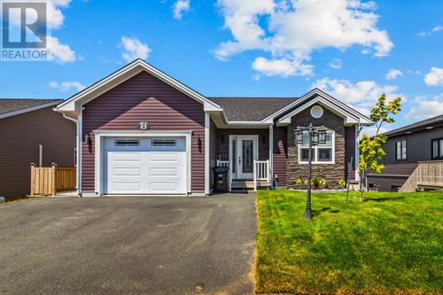 21 Maurice Putt Cres, St. John's, NL, A1B0S3 | Card Image