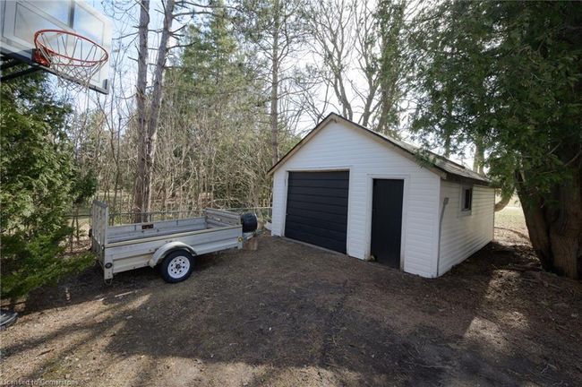 1386 Centre Rd, House other with 4 bedrooms, 2 bathrooms and 11 parking in Carlisle ON | Image 23