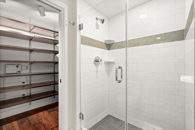 APT-2402 - 300 Bowie St, Condo with 3 bedrooms, 3 bathrooms and 2 parking in Austin TX | Image 21