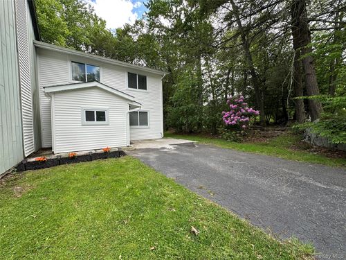 34 Elizabeth Way, Kiamesha Lake, NY, 12751-5034 | Card Image