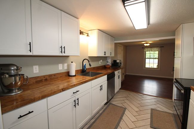 294 Deer Ridge Rd, House other with 3 bedrooms, 2 bathrooms and 2 parking in Hillsville VA | Image 30