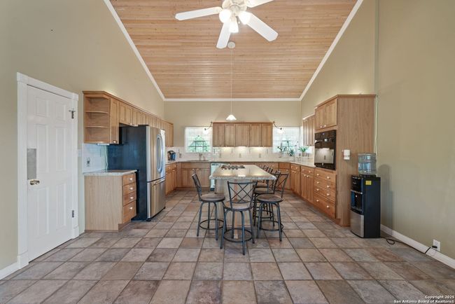 388 Oak Trl, House other with 3 bedrooms, 5 bathrooms and null parking in Pipe Creek TX | Image 5